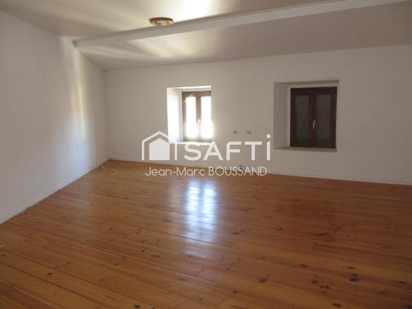 RANCHAL, Maison de village à rénover 3 pièces 72m²