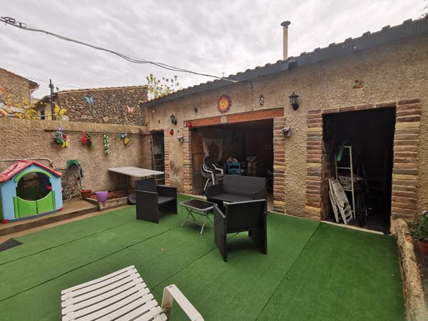 Maison en R+1 avec vie de plain pied et cour