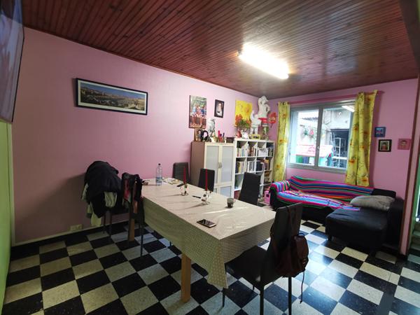 Maison en R+1 avec vie de plain pied et cour