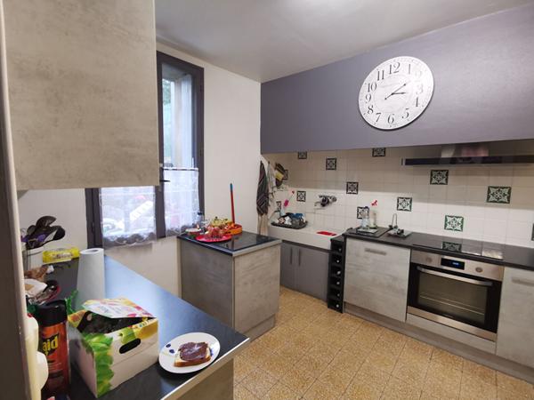 Maison en R+1 avec vie de plain pied et cour