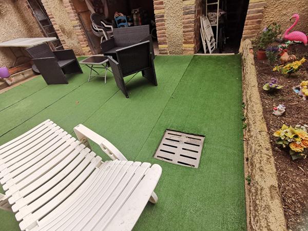 Maison en R+1 avec vie de plain pied et cour