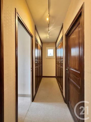 Maison à vendre  10 pièces - 249,46 m2 YZEURE - 03