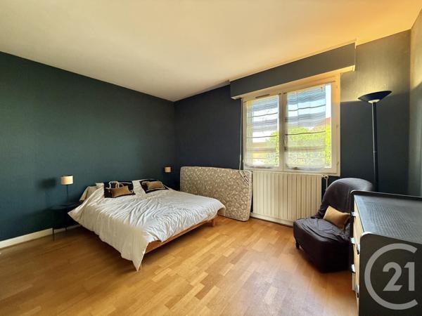 Maison à vendre  10 pièces - 249,46 m2 YZEURE - 03