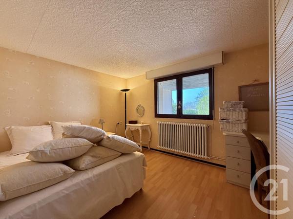 Maison à vendre  10 pièces - 249,46 m2 YZEURE - 03