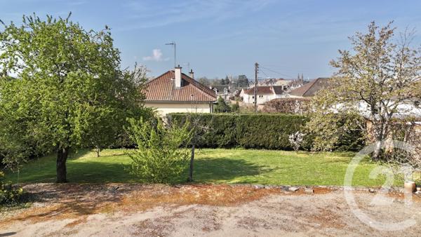 Maison à vendre  10 pièces - 249,46 m2 YZEURE - 03