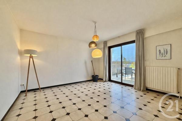 Maison à vendre  10 pièces - 249,46 m2 YZEURE - 03