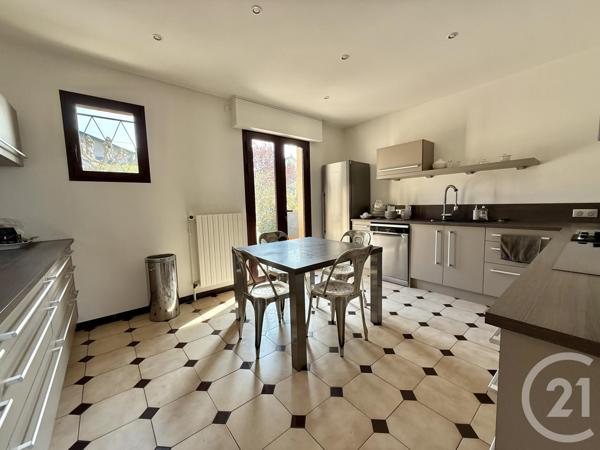 Maison à vendre  10 pièces - 249,46 m2 YZEURE - 03