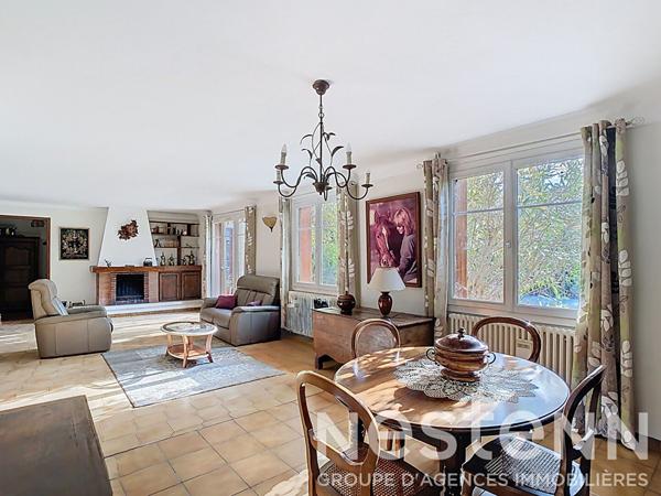 Maison T6 de 169 m² avec jardin et piscine