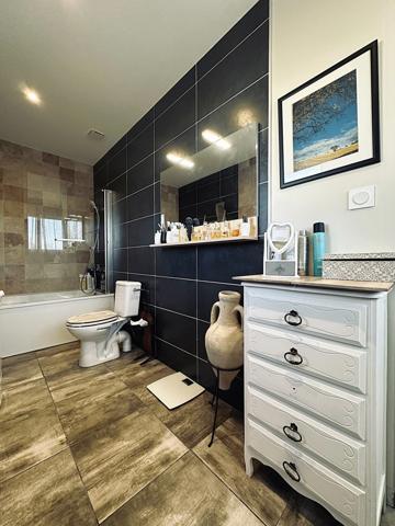 Nichée au cœur de LA FORCE (24130), une maison à vendre de 5 pièces.