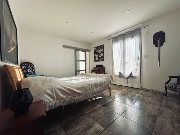 Nichée au cœur de LA FORCE (24130), une maison à vendre de 5 pièces.