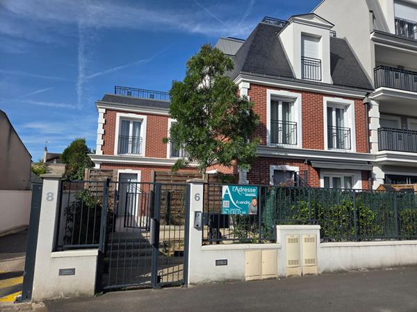 LE BLANC MESNIL, Maison récente F4 dans copropriété de très beau Standing !