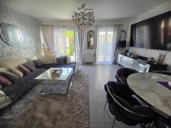 LE BLANC MESNIL, Maison récente F4 dans copropriété de très beau Standing !