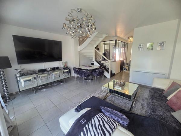 LE BLANC MESNIL, Maison récente F4 dans copropriété de très beau Standing !