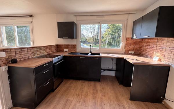 Appartement à louer    2 pièces •  Cour-et-Buis