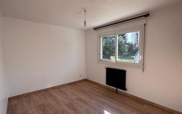 Appartement à louer    2 pièces •  Cour-et-Buis