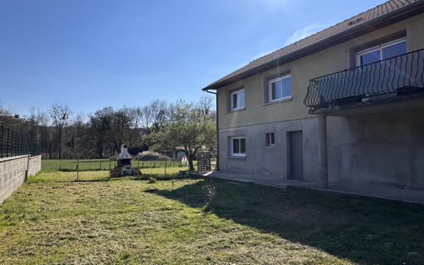 Appartement à louer    2 pièces •  Cour-et-Buis