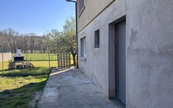 Appartement à louer    2 pièces •  Cour-et-Buis