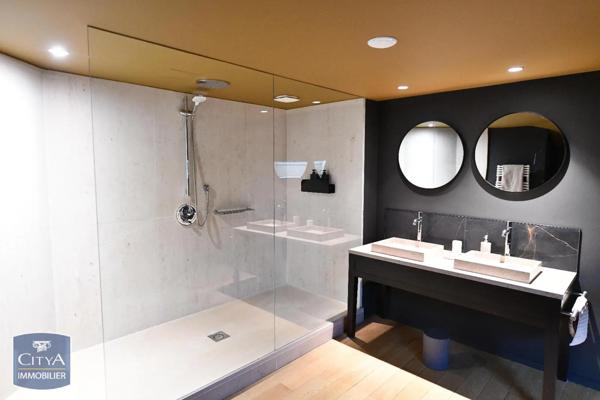 Immeuble à vendre 208m²