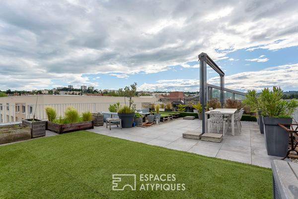 Entre loft et maison, un lieu de vie unique aux portes de Lyon