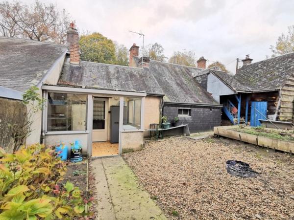 Dpt Sarthe (72), à vendre BESSE SUR BRAYE maison P2 de 49 m² - Terrain de 276,00 m²