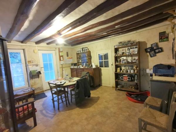Dpt Sarthe (72), à vendre BESSE SUR BRAYE maison P2 de 49 m² - Terrain de 276,00 m²