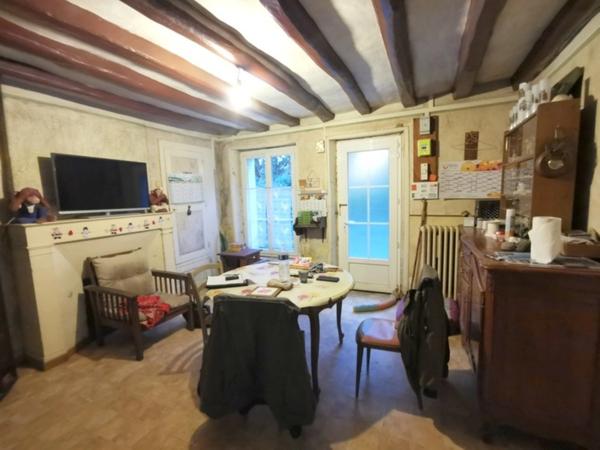 Dpt Sarthe (72), à vendre BESSE SUR BRAYE maison P2 de 49 m² - Terrain de 276,00 m²