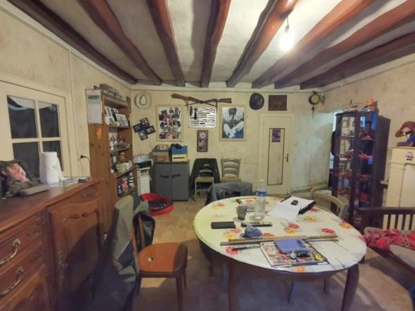 Dpt Sarthe (72), à vendre BESSE SUR BRAYE maison P2 de 49 m² - Terrain de 276,00 m²