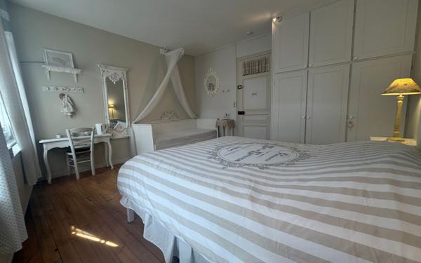 Maison à vendre    8 pièces • 362,47 m2 La Gorgue