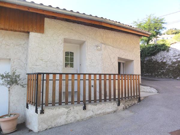 LOCATION : appartement 2 pièces (44 m²) à SAINT-NAZAIRE-LES-EYMES