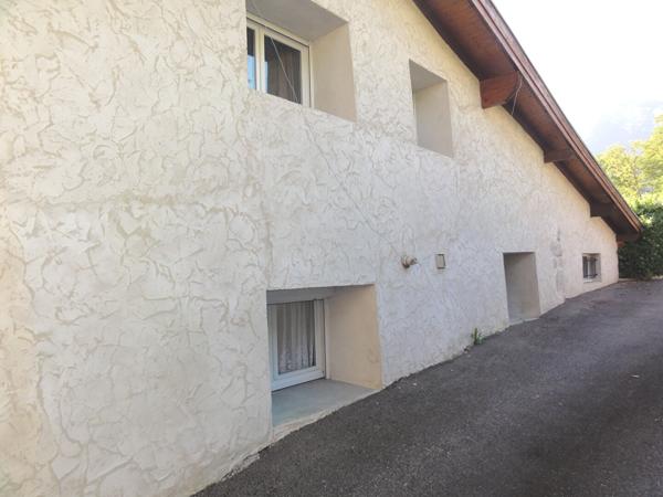 LOCATION : appartement 2 pièces (44 m²) à SAINT-NAZAIRE-LES-EYMES