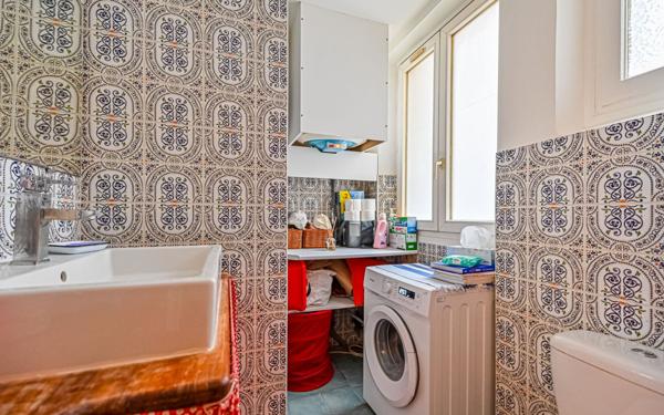 Appartement à vendre    2 pièces • 66,15 m2 Paris 10