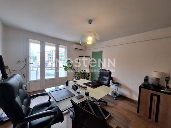 Appartement rénové Avignon 3 pièce(s) 54.69 m2 balcon et parking au 1er étage