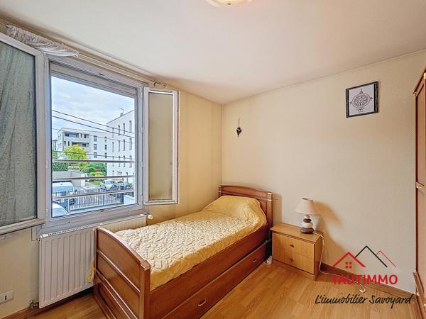 Annemasse (74100) Maison familiale 4 chambres avec sous-sol complet et terrain constructible à Annemasse – Idéale pour fron