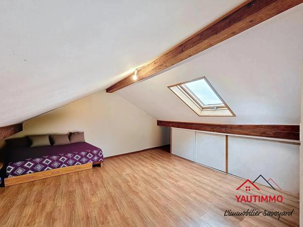 Annemasse (74100) Maison familiale 4 chambres avec sous-sol complet et terrain constructible à Annemasse – Idéale pour fron