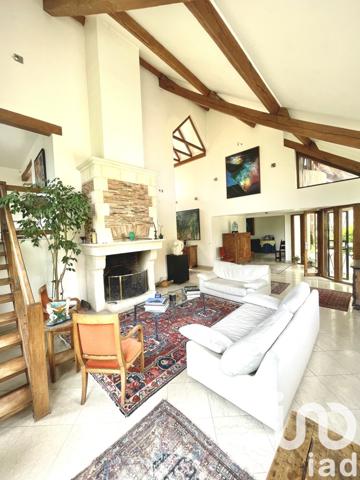 Maison 9 pièces de 340 m² à Enghien-les-Bains (95880)