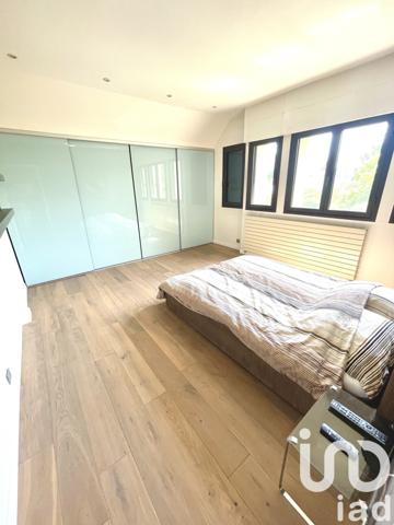 Maison 9 pièces de 340 m² à Enghien-les-Bains (95880)