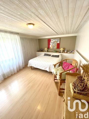 Maison 9 pièces de 340 m² à Enghien-les-Bains (95880)