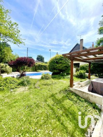 Maison 9 pièces de 340 m² à Enghien-les-Bains (95880)