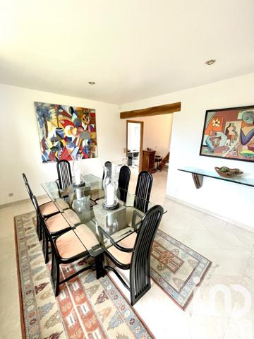 Maison 9 pièces de 340 m² à Enghien-les-Bains (95880)