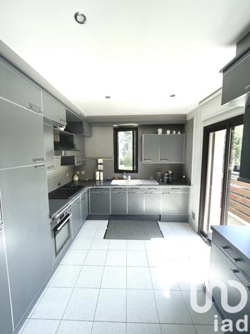 Maison 9 pièces de 340 m² à Enghien-les-Bains (95880)