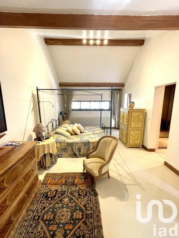 Maison 9 pièces de 340 m² à Enghien-les-Bains (95880)