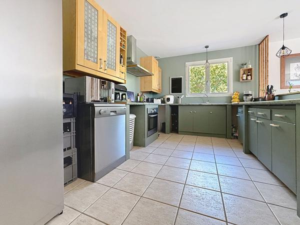 Paraza Maison 5 pièce(s) 149.41 m2 de plain-pied 4 faces sur 1292 m²