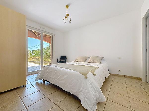 Paraza Maison 5 pièce(s) 149.41 m2 de plain-pied 4 faces sur 1292 m²