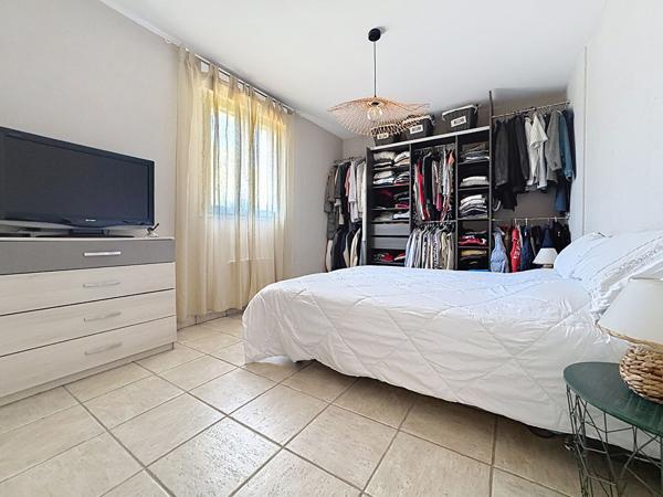Paraza Maison 5 pièce(s) 149.41 m2 de plain-pied 4 faces sur 1292 m²