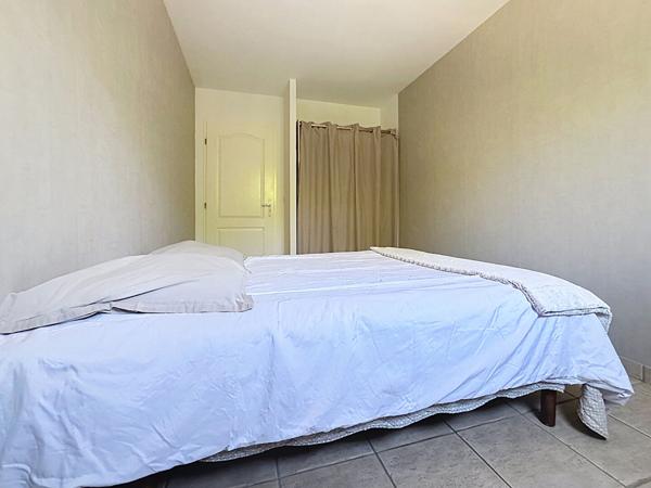 Paraza Maison 5 pièce(s) 149.41 m2 de plain-pied 4 faces sur 1292 m²