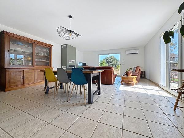 Paraza Maison 5 pièce(s) 149.41 m2 de plain-pied 4 faces sur 1292 m²