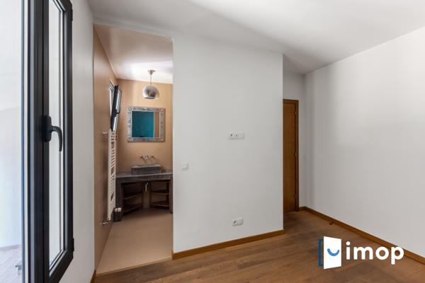 Esprit contemporain proche  place Rimini. 3 chambres