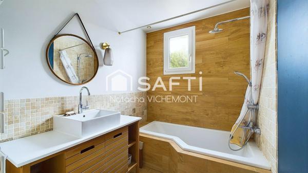 Maison familiale 4 chambres et un bureau entièrement rénovée au calme!