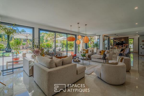 Villa contemporaine avec piscine dans un écrin paysager