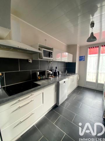 Location appartement 3 pièces 78 m² Tarascon